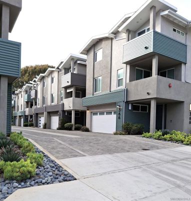 Attached, Exterior, Facade, Modern