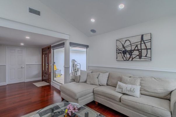 Interior, Living room, Recessed Lighting, Wood Texture Flooring