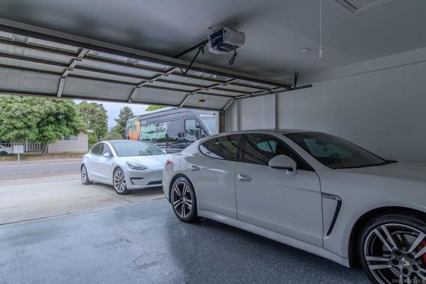 Garage, Interior