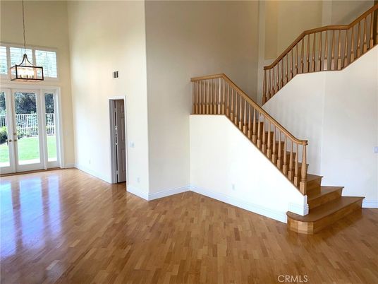 Interior, Pendant Lights, Wood Texture Flooring