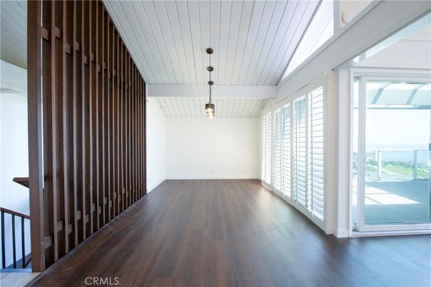 Interior, Pendant Lights, Wood Texture Flooring