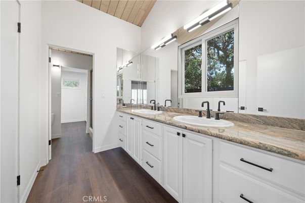 Bathroom, Dual Sink Vanities, Interior, Wood Texture Flooring
