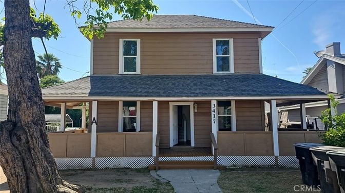 Exterior, Facade, American Foursquare