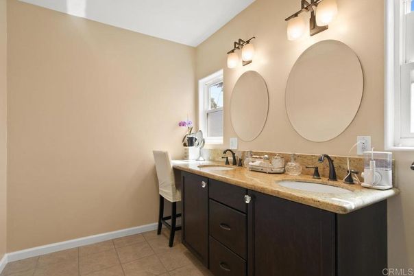 Bathroom, Dual Sink Vanities, Interior