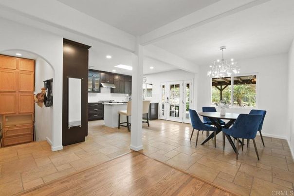 Chandelier, Dining room, Interior, Kitchen, Pendant Lights, Recessed Lighting, Wood Texture Flooring