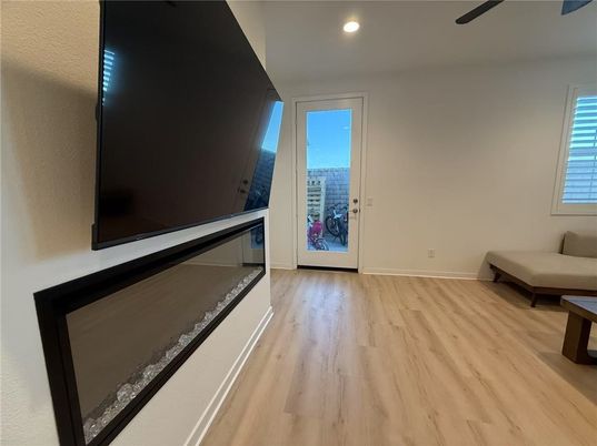 Interior, Recessed Lighting, Wood Texture Flooring