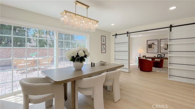 Chandelier, Dining room, Interior, Living room, Recessed Lighting, Wood Texture Flooring