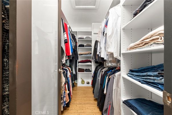 Interior, Walk-in Closets, Wood Texture Flooring