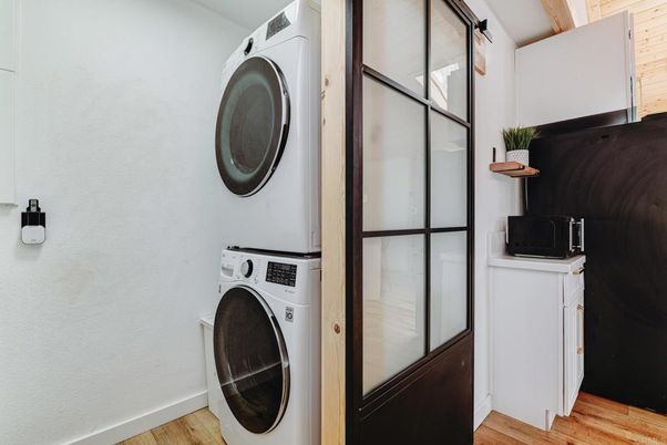 Interior, Washer, Wood Texture Flooring