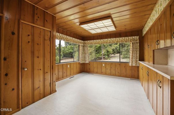 Empty room, Interior, Wooden Ceilings, Wooden Walls