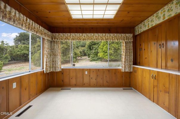 Empty room, Interior, Sun Room, Wooden Ceilings, Wooden Walls