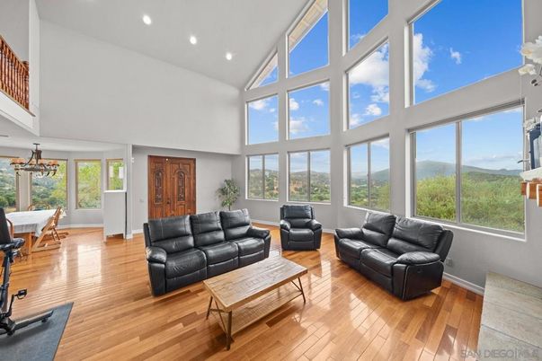 Chandelier, Dining room, Interior, Living room, Recessed Lighting, Wood Texture Flooring