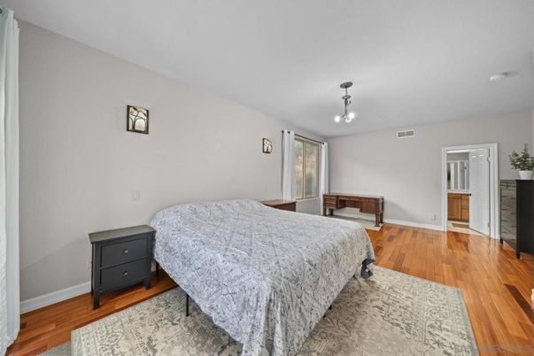 Bedroom, Interior, Pendant Lights, Wood Texture Flooring