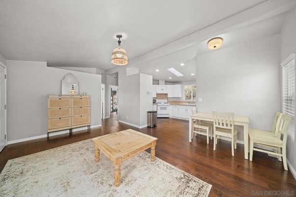 Chandelier, Dining room, Interior, Kitchen, Recessed Lighting, Wood Texture Flooring