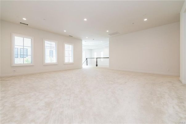 Empty room, Interior, Recessed Lighting