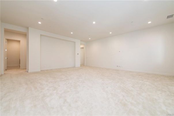 Empty room, Interior, Recessed Lighting