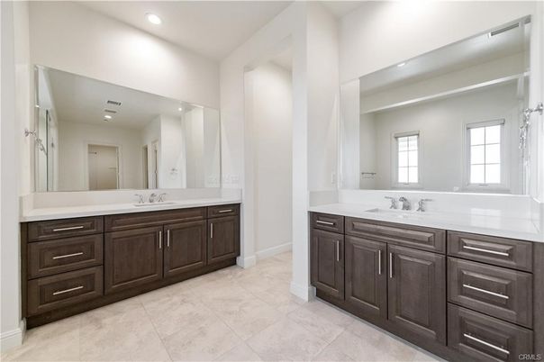 Bathroom, Dual Sink Vanities, Interior, Recessed Lighting
