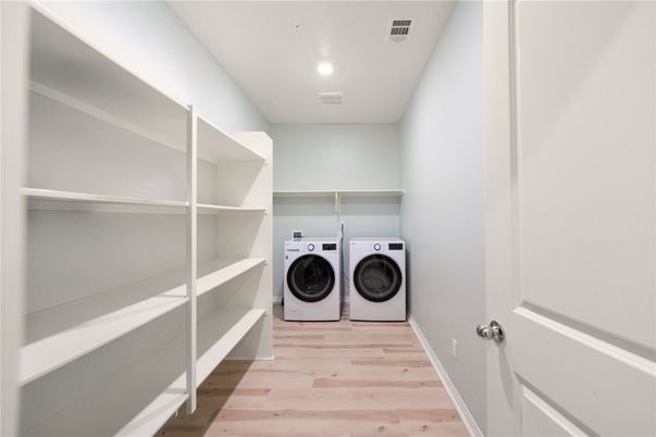 Interior, Recessed Lighting, Washer, Wood Texture Flooring
