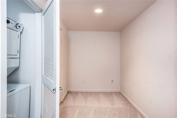 Empty room, Interior, Recessed Lighting, Utility Closets, Washer