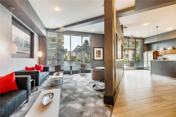 Interior, Living room, Pendant Lights, Recessed Lighting
