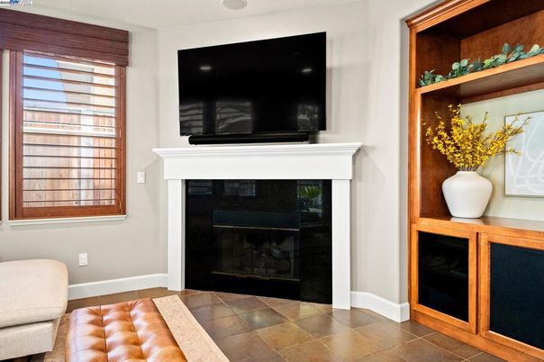 Fireplace, Interior, Recessed Lighting