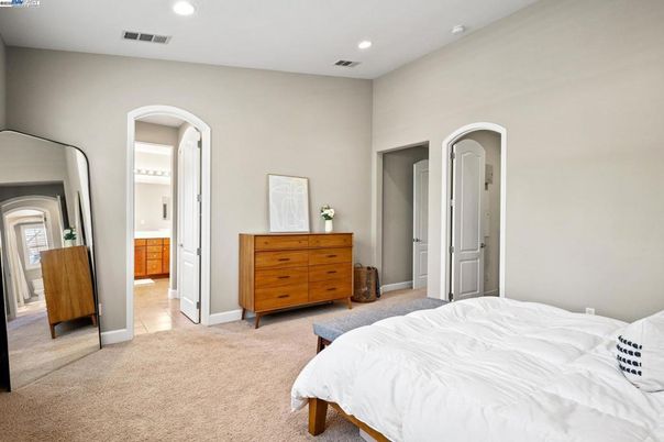 Bedroom, Interior, Recessed Lighting