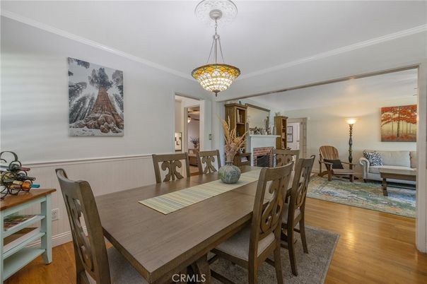 Chandelier, Dining room, Fireplace, Interior, Wood Texture Flooring