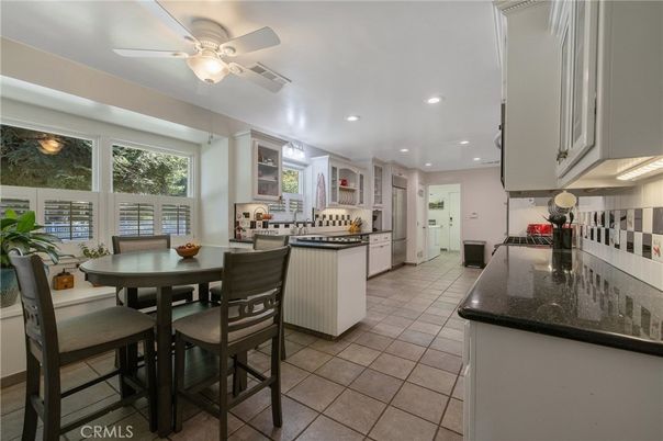 Dining room, Interior, Kitchen, Recessed Lighting