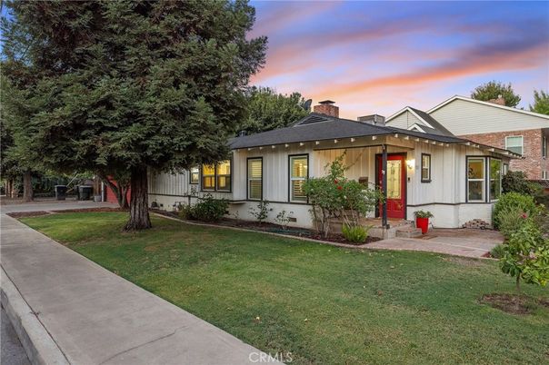 Backyard, Exterior, Facade, Ranch