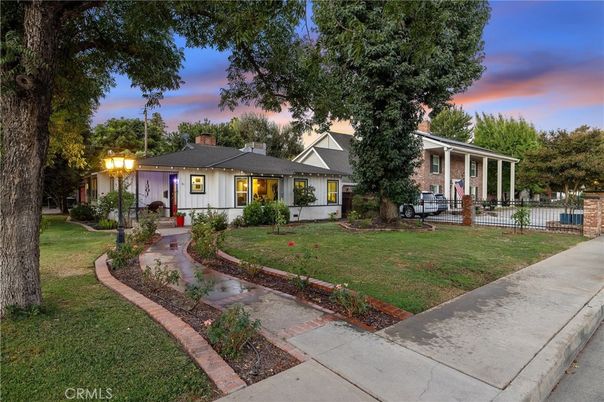 Backyard, Exterior, Facade, Ranch