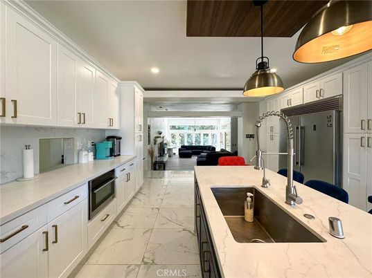 Interior, Kitchen, Living room, Marble, Pendant Lights, Recessed Lighting, Stainless Steel Appliances