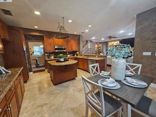 Dining room, Interior, Kitchen, Pendant Lights, Recessed Lighting, Stainless Steel Appliances