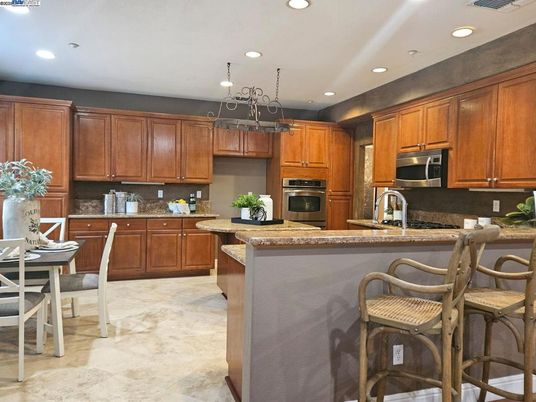 Chandelier, Dining room, Interior, Kitchen, Recessed Lighting, Stainless Steel Appliances