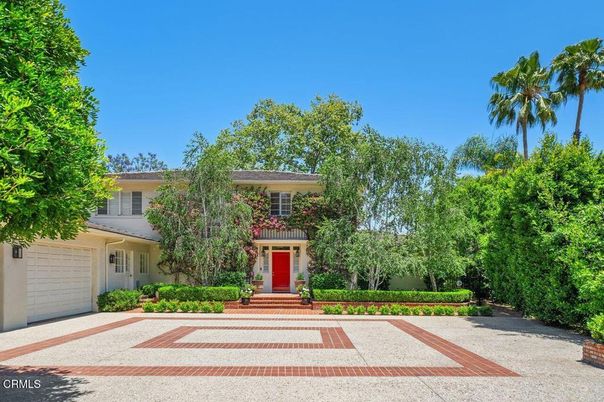 Attached, Backyard, Exterior, Facade, Georgian