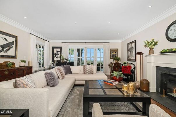 Fireplace, Interior, Living room, Recessed Lighting