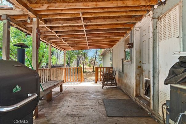 Exterior, Wooden Beams