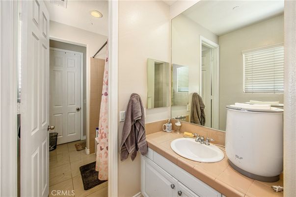 Bathroom, Interior, Recessed Lighting, Tile Countertops