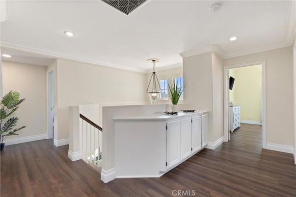 Interior, Pendant Lights, Recessed Lighting, Wood Texture Flooring
