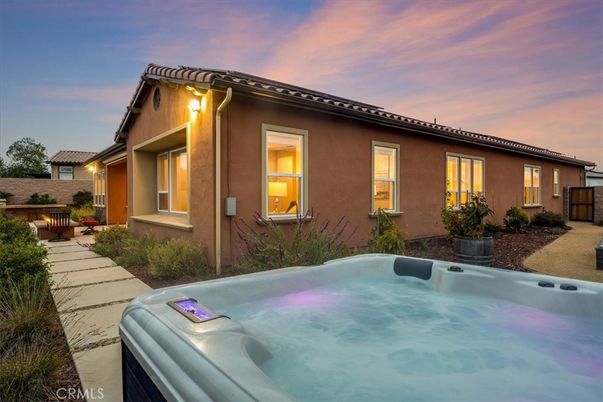 Exterior, Hot Tub
