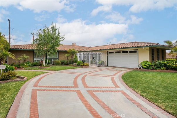 Attached, Backyard, Exterior, Facade, Mediterranean