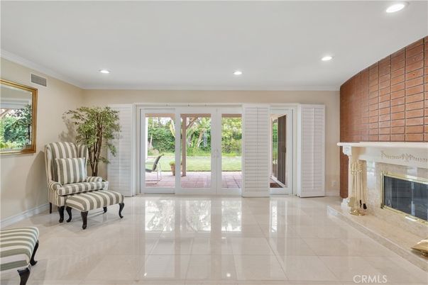Fireplace, Interior, Recessed Lighting