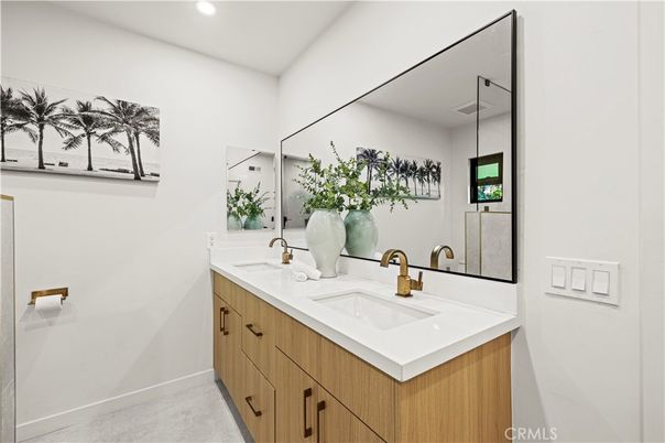 Bathroom, Dual Sink Vanities, Interior, Recessed Lighting