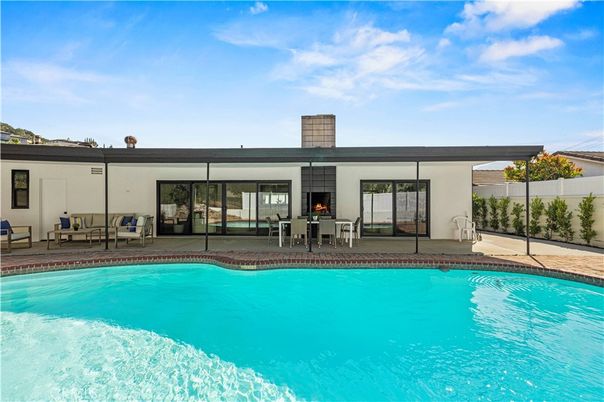 Exterior, Fireplace, Pool