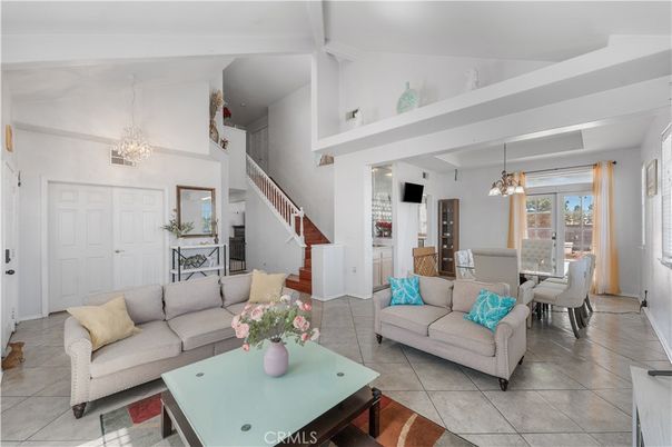 Chandelier, Dining room, Interior, Living room, Pendant Lights