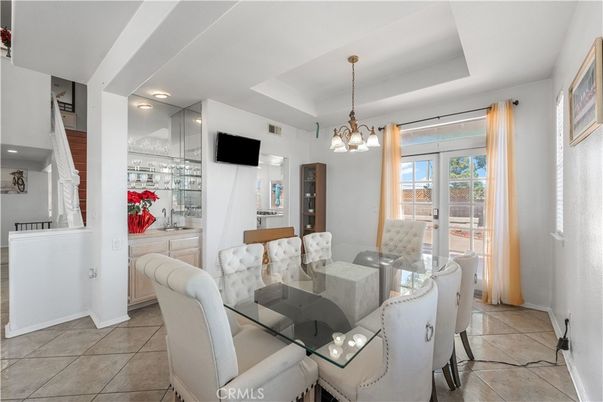 Dining room, Interior, Pendant Lights, Recessed Lighting