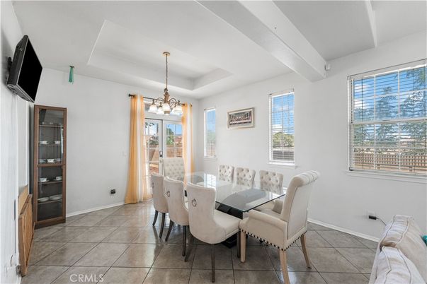 Chandelier, Dining room, Interior