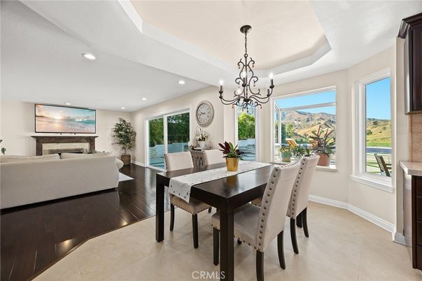 Chandelier, Dining room, Interior, Living room, Recessed Lighting, Wood Texture Flooring