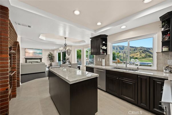 Chandelier, Dining room, Interior, Kitchen, Recessed Lighting, Stainless Steel Appliances