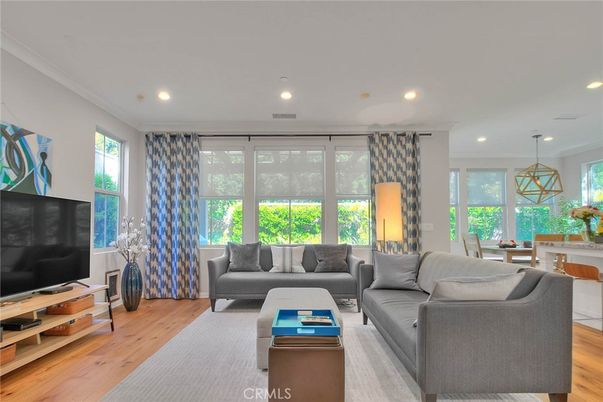 Dining room, Interior, Living room, Pendant Lights, Recessed Lighting, Wood Texture Flooring