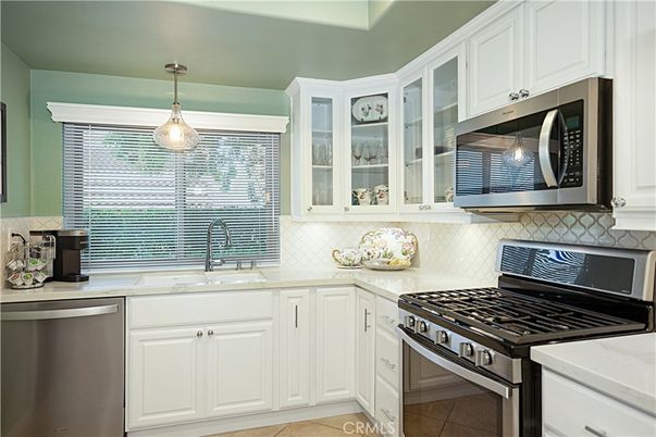 Interior, Kitchen, Pendant Lights, Stainless Steel Appliances